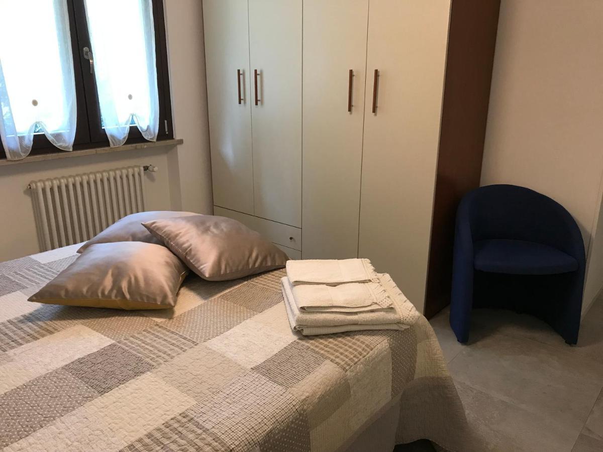 Casa Mary Due - Trilocale Con Giardino Privato A Due Passi Dal Lago Sirmione Extérieur photo
