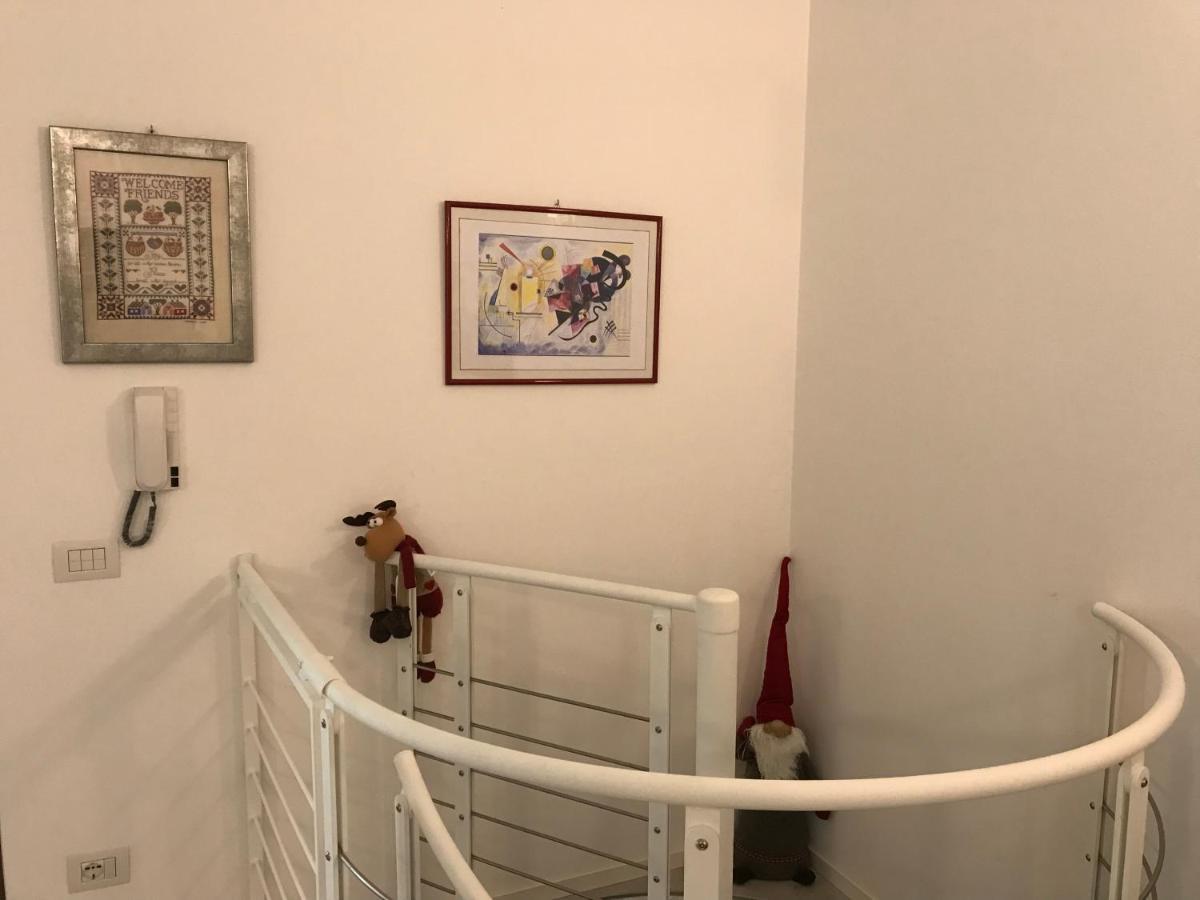 Casa Mary Due - Trilocale Con Giardino Privato A Due Passi Dal Lago Sirmione Extérieur photo