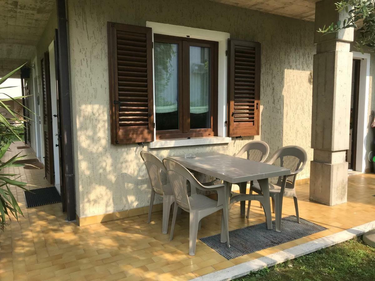 Casa Mary Due - Trilocale Con Giardino Privato A Due Passi Dal Lago Sirmione Extérieur photo