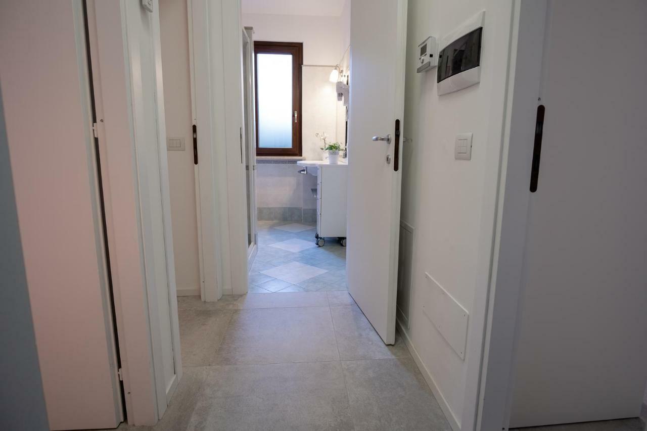 Casa Mary Due - Trilocale Con Giardino Privato A Due Passi Dal Lago Sirmione Extérieur photo
