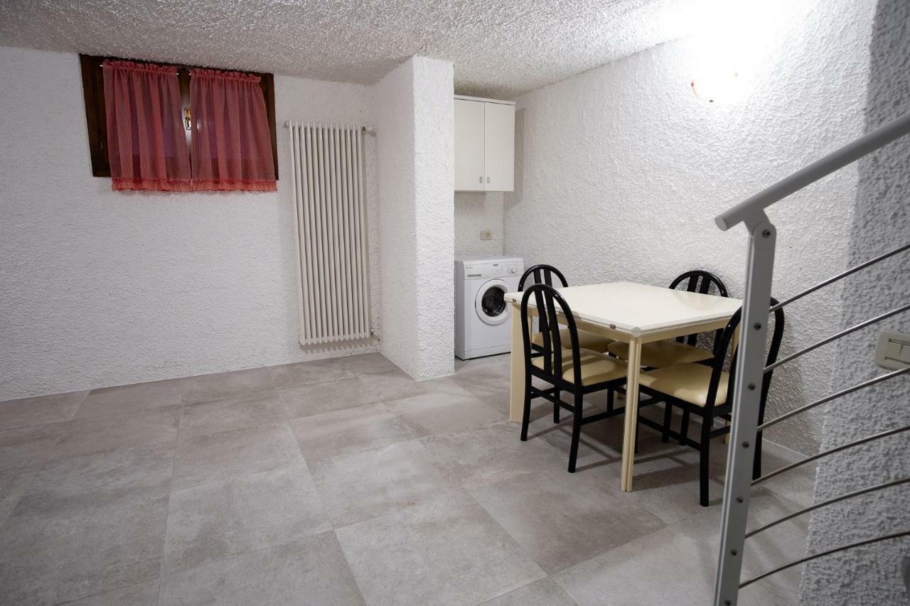 Casa Mary Due - Trilocale Con Giardino Privato A Due Passi Dal Lago Sirmione Extérieur photo